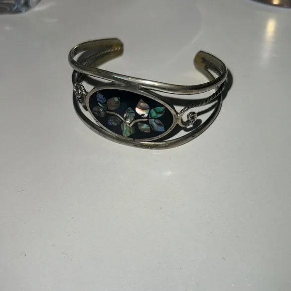 Silver Bracelet with Abalone Leafy design Cuff - Picture 2 of 13